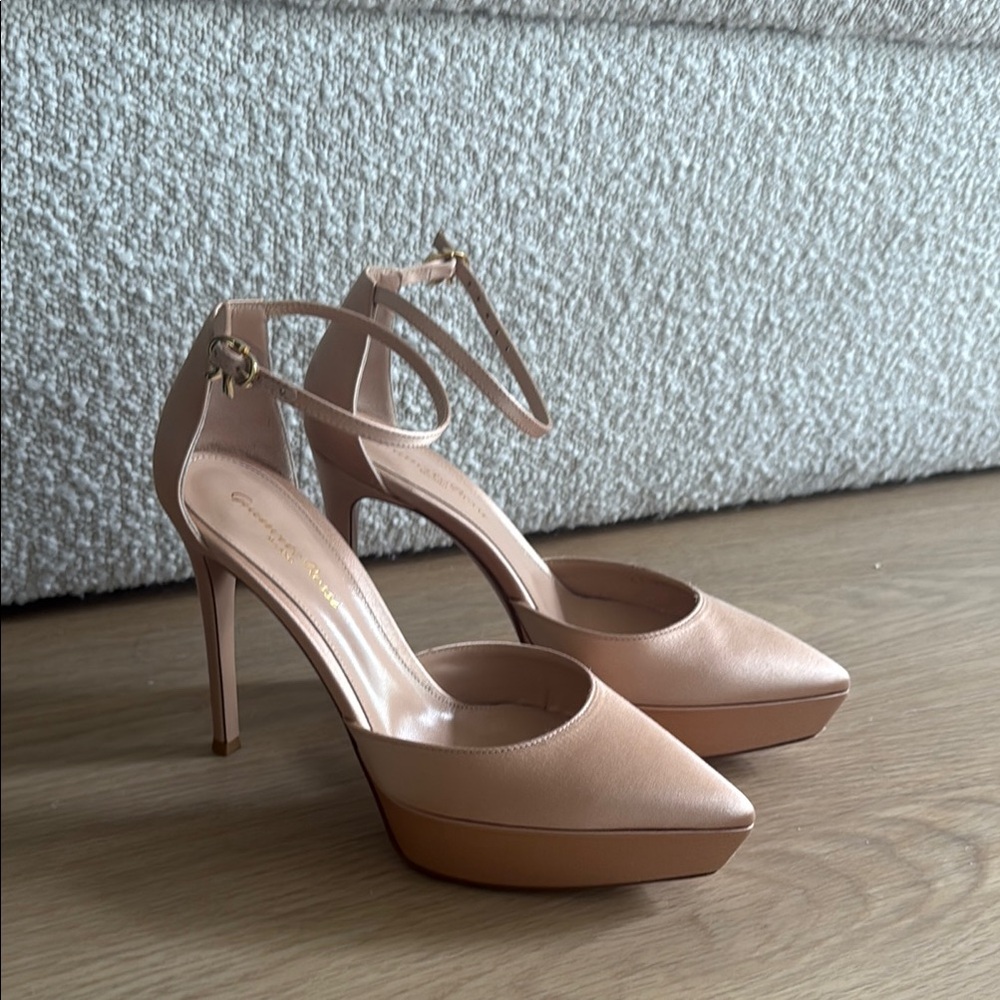 Gianvito Rossi Nude Satin Heels size 37.5